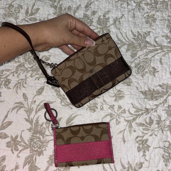 Coach Wristlet and Change Purse - Signature Coach Design - Picture 3 of 6